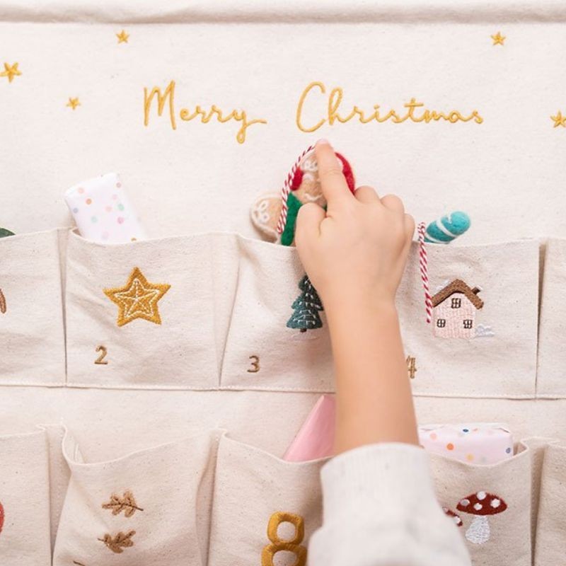 Adventskalender mit Stofftaschen