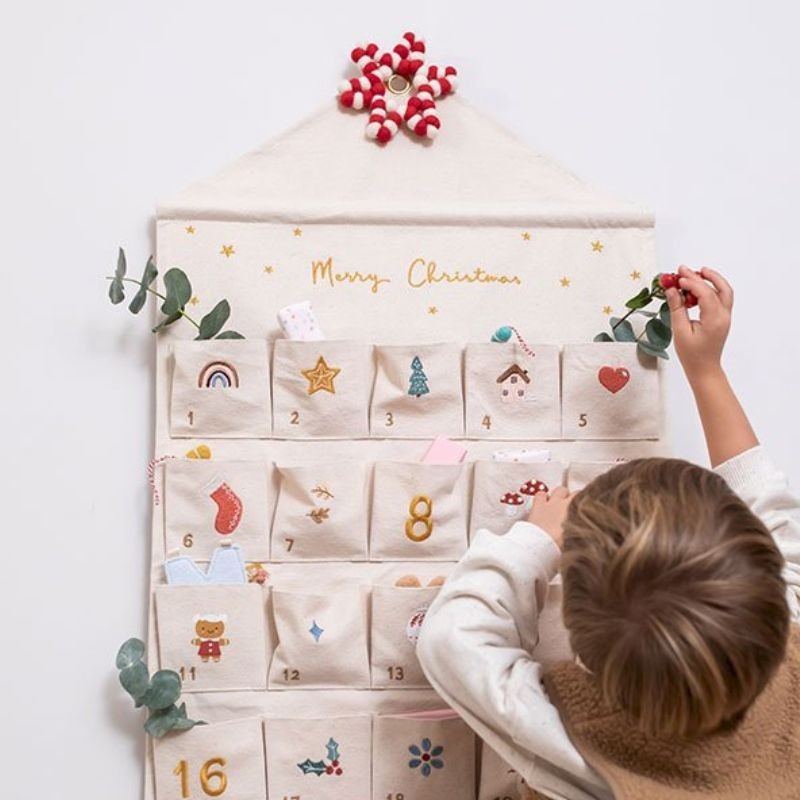 Adventskalender mit Stofftaschen