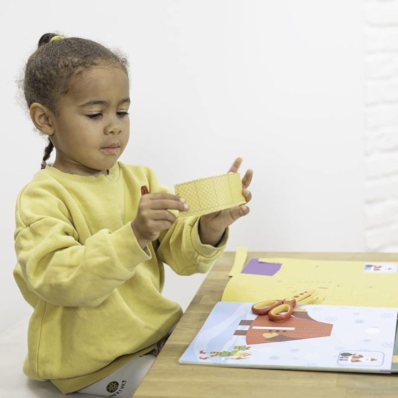 Verbastelbuch Weihnachten mit Kinderschere