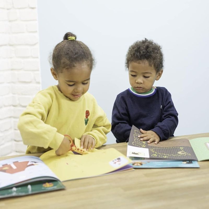 Verbastelbuch Weihnachten mit Kinderschere