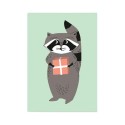 Postkarte Waschbär mit Geschenk